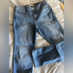 Levi's 312 Shaping Slim sz 31 Medium Wash